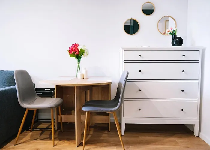 Warsaw Studio Apartment - City View, Parks Nearby By Rentujemy